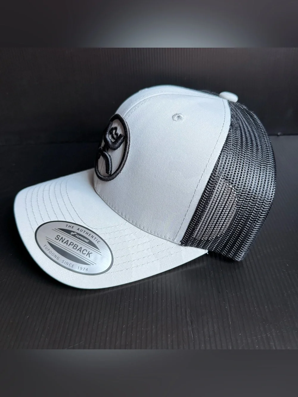 NWT Hooey O Classic Grey Camo Black Mesh Adjustable SnapBack Trucker Hat Cap
